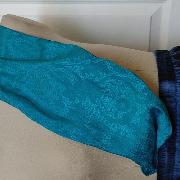 💙 Creative Looks Skirt/ Free Scarf! - Picture 6 of 12